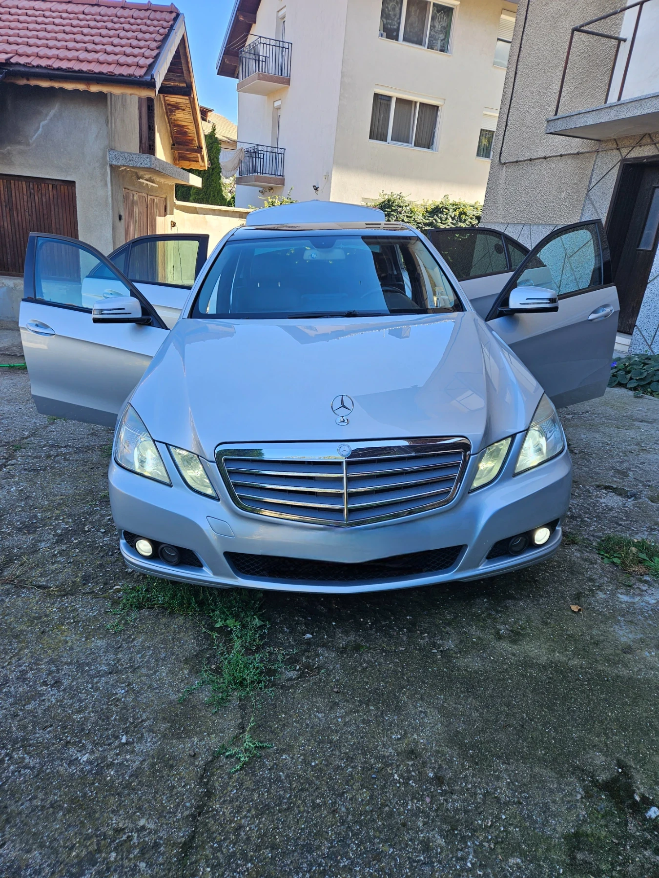 Mercedes-Benz E 220  - изображение 2