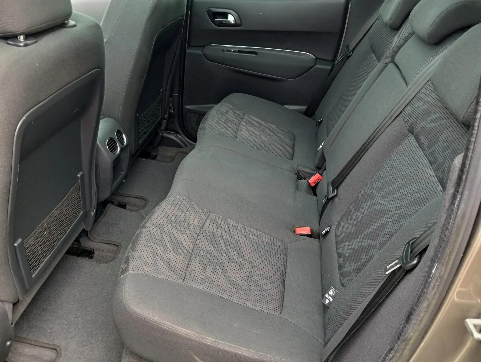 Peugeot 3008 1.6 eHDI - изображение 6