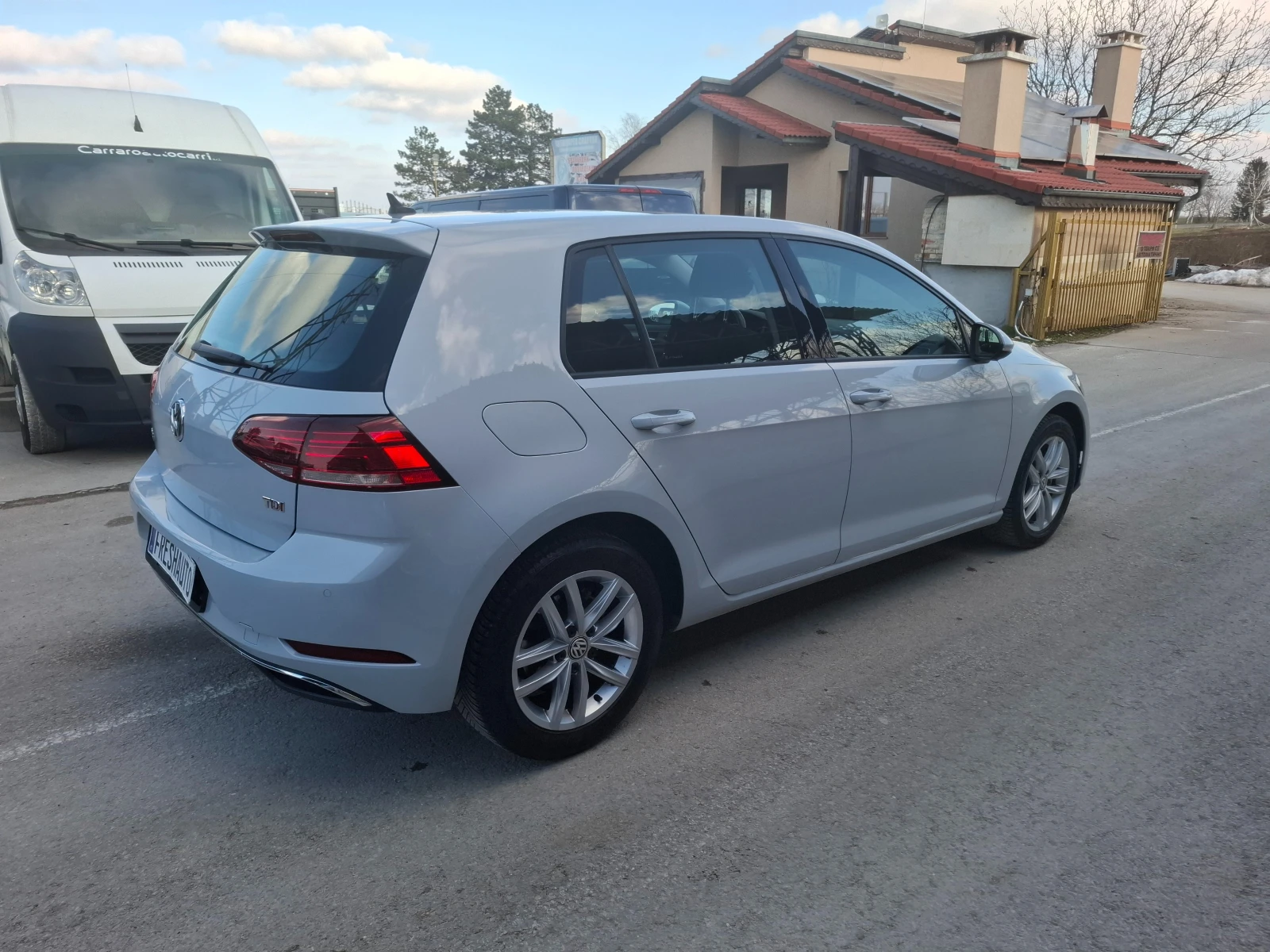 VW Golf 1.6tdi Сива Перла!! - изображение 5