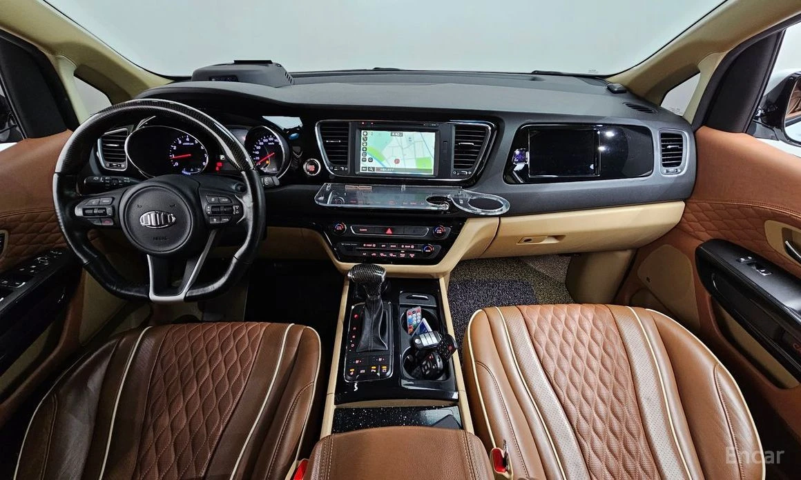 Kia Carnival, снимка 7 - Автомобили и джипове - 54000948