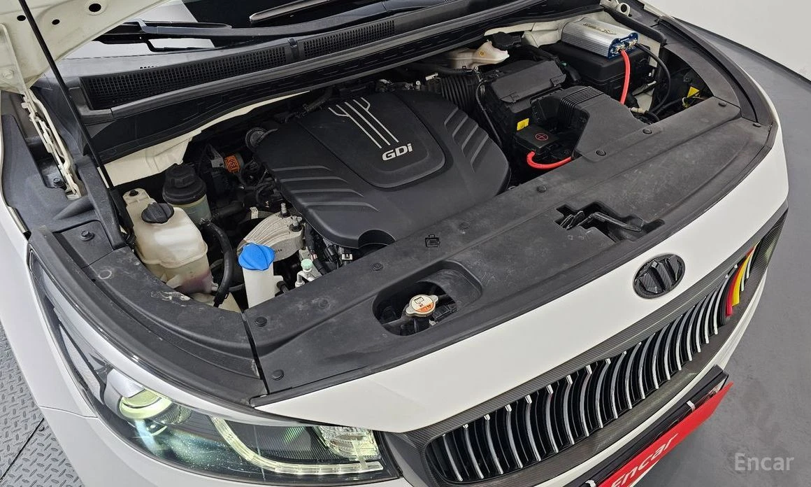 Kia Carnival, снимка 6 - Автомобили и джипове - 54000948