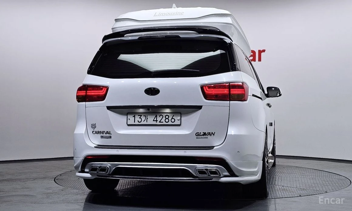 Kia Carnival, снимка 4 - Автомобили и джипове - 54000948