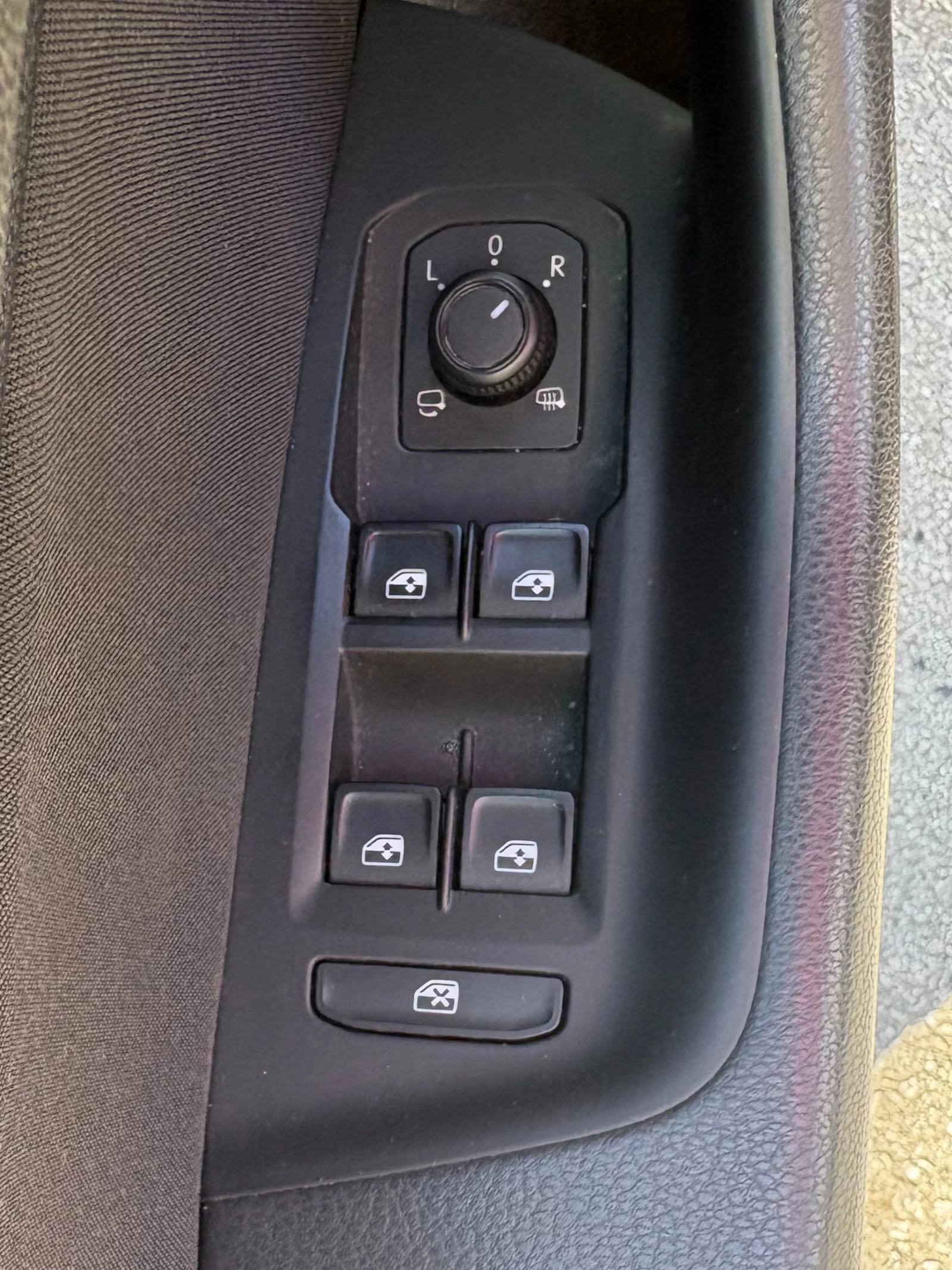 VW Passat 2.0 TDI, снимка 14 - Автомобили и джипове - 54121040