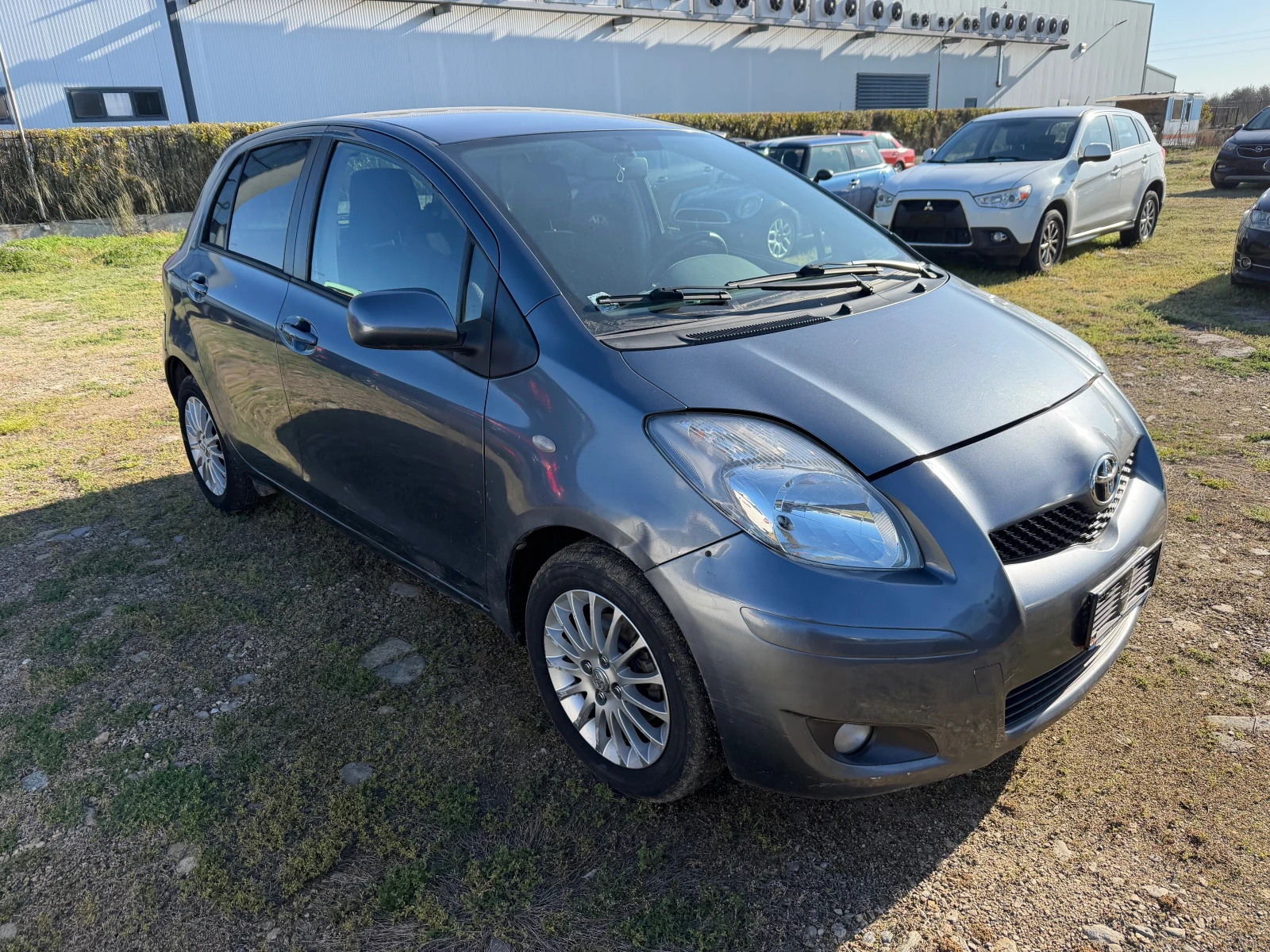 Toyota Yaris 1.33 VVTI, снимка 3 - Автомобили и джипове - 54130989