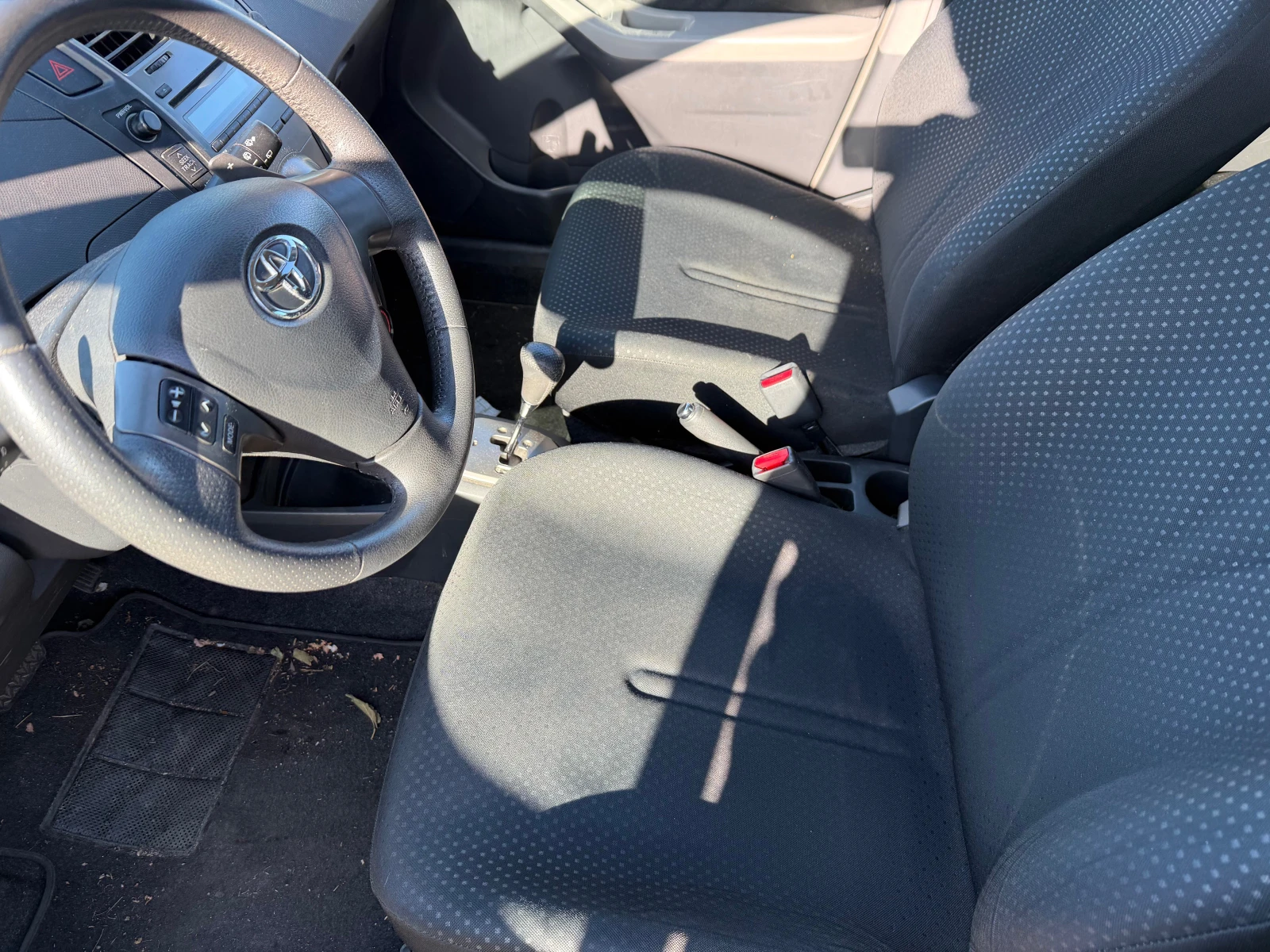 Toyota Yaris 1.33 VVTI, снимка 9 - Автомобили и джипове - 54130989