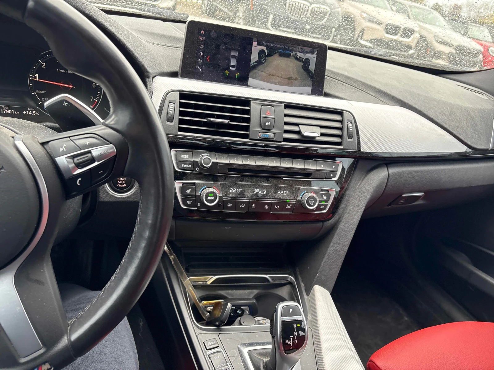 BMW 330 i xDrive/M-pack/Digital/Red Interior, снимка 7 - Автомобили и джипове - 54454536