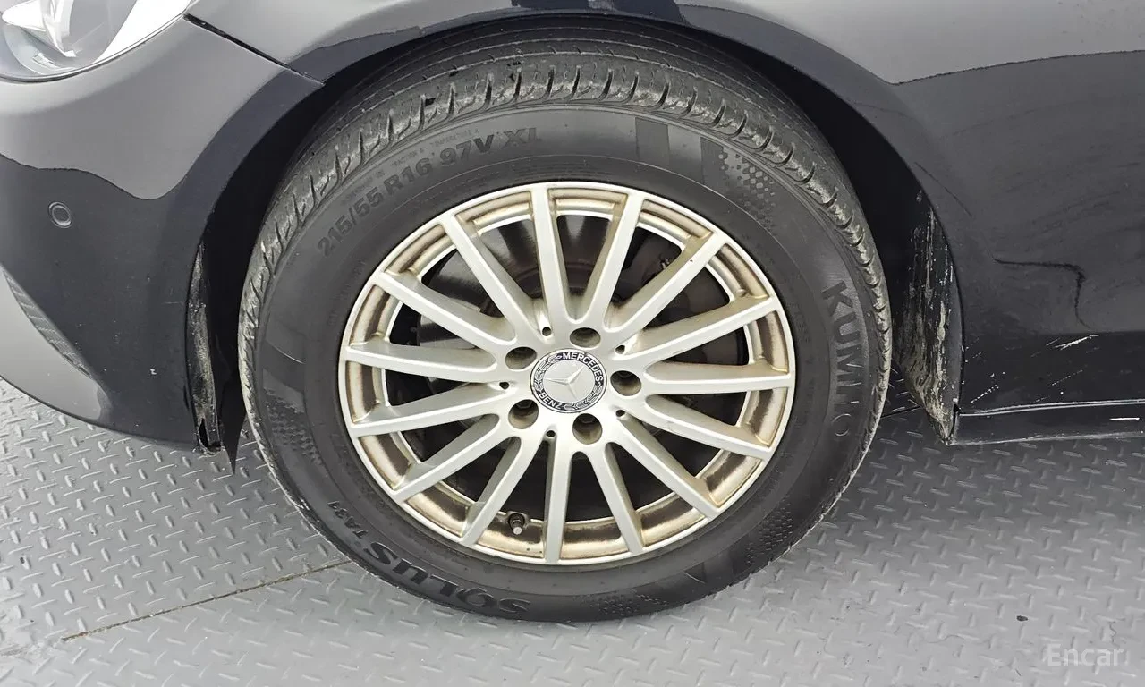 Mercedes-Benz C 200, снимка 10 - Автомобили и джипове - 54735804