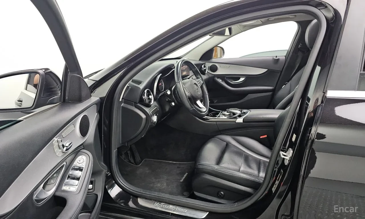 Mercedes-Benz C 200, снимка 14 - Автомобили и джипове - 54735804