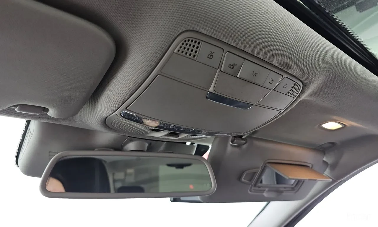 Mercedes-Benz C 200, снимка 17 - Автомобили и джипове - 54735804