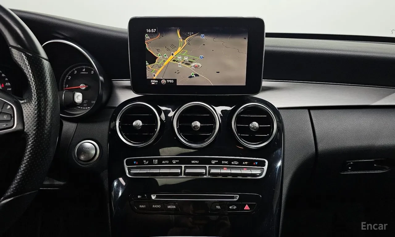Mercedes-Benz C 200, снимка 16 - Автомобили и джипове - 54735804