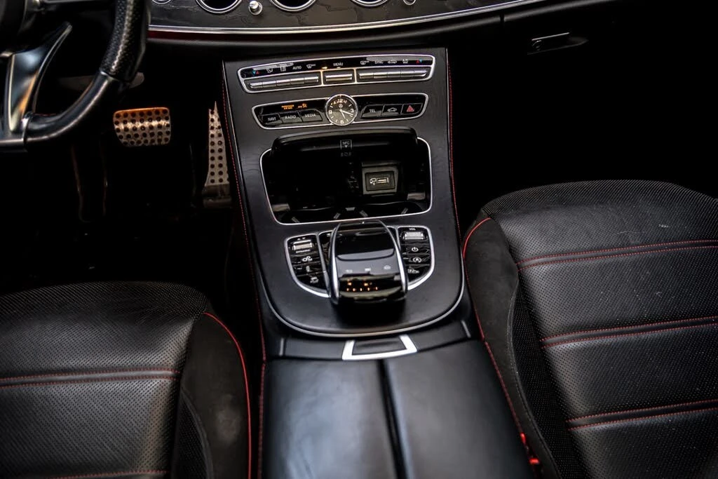 Mercedes-Benz E 53 AMG 4MATIC* 360* BURMESTER* DISTRO* PANO* ОБДУХ, снимка 12 - Автомобили и джипове - 55445926