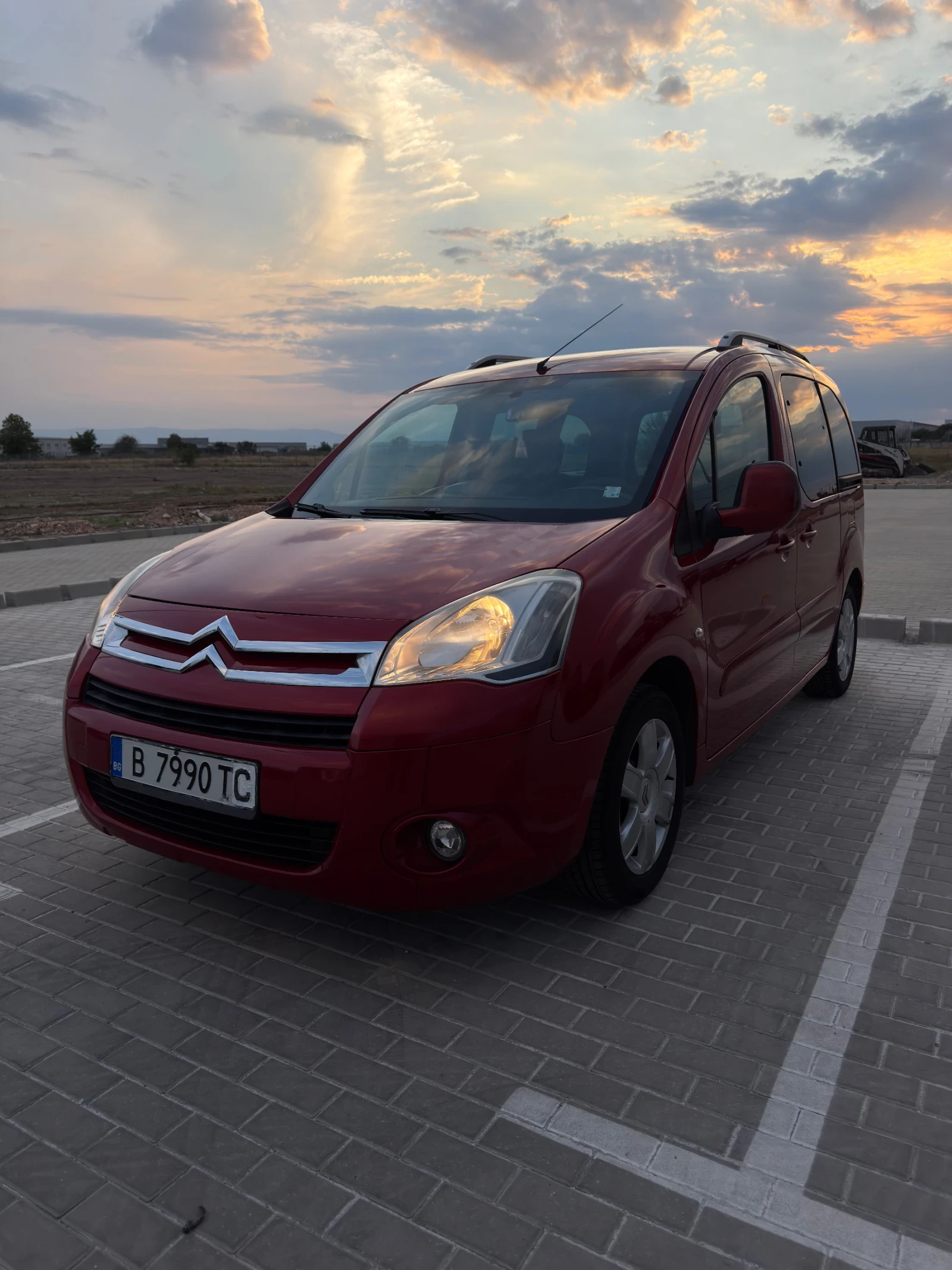 Citroen Berlingo 1.6 HDi, снимка 2 - Автомобили и джипове - 55658164