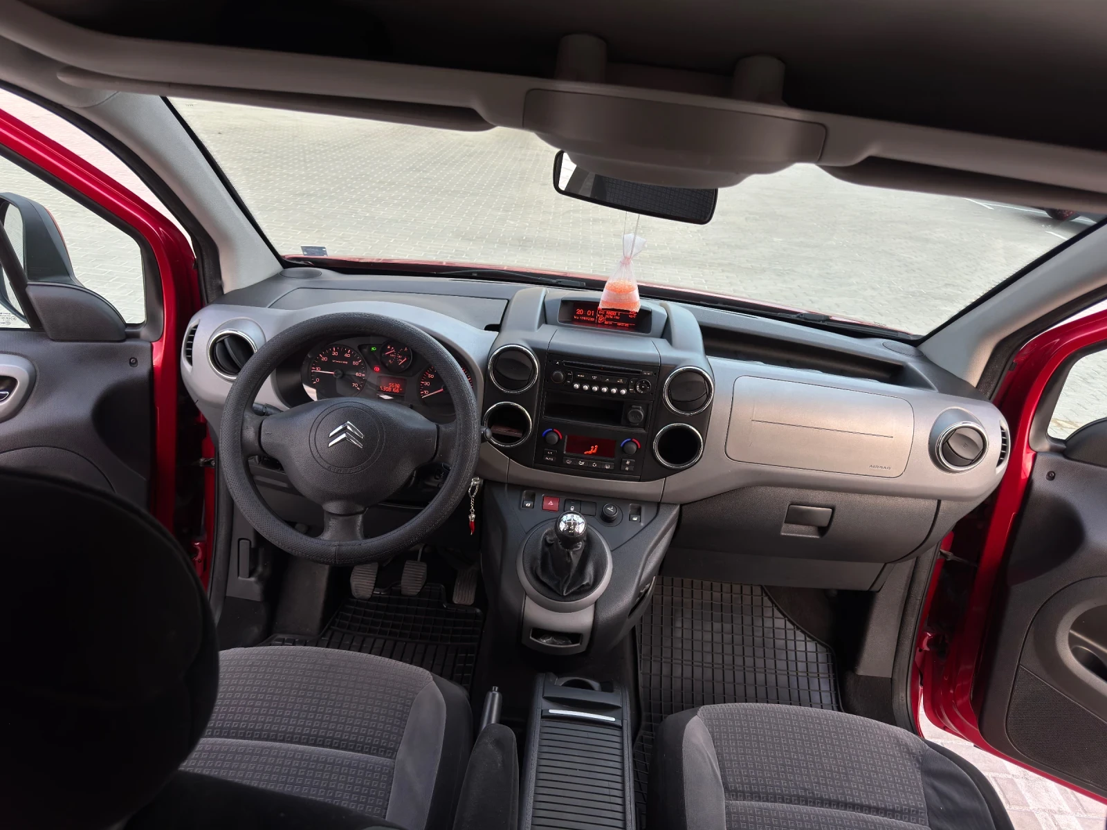 Citroen Berlingo 1.6 HDi, снимка 7 - Автомобили и джипове - 55658164