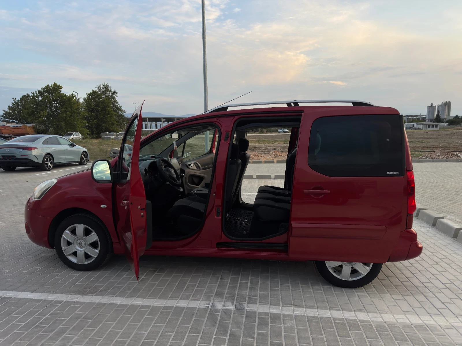 Citroen Berlingo 1.6 HDi, снимка 8 - Автомобили и джипове - 55658164