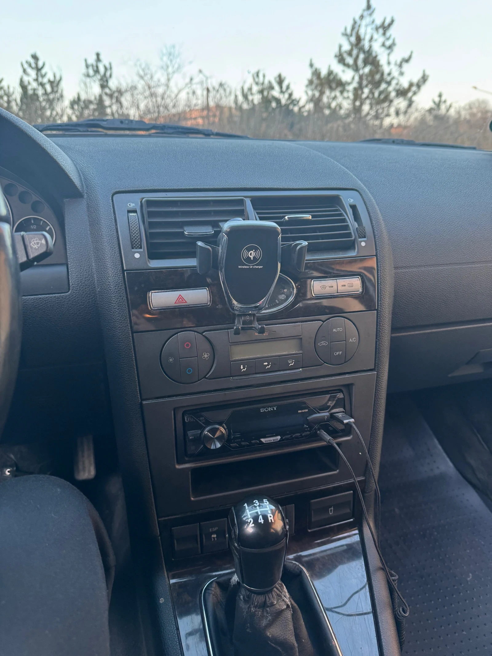 Ford Mondeo 1.8i, снимка 8 - Автомобили и джипове - 55751887