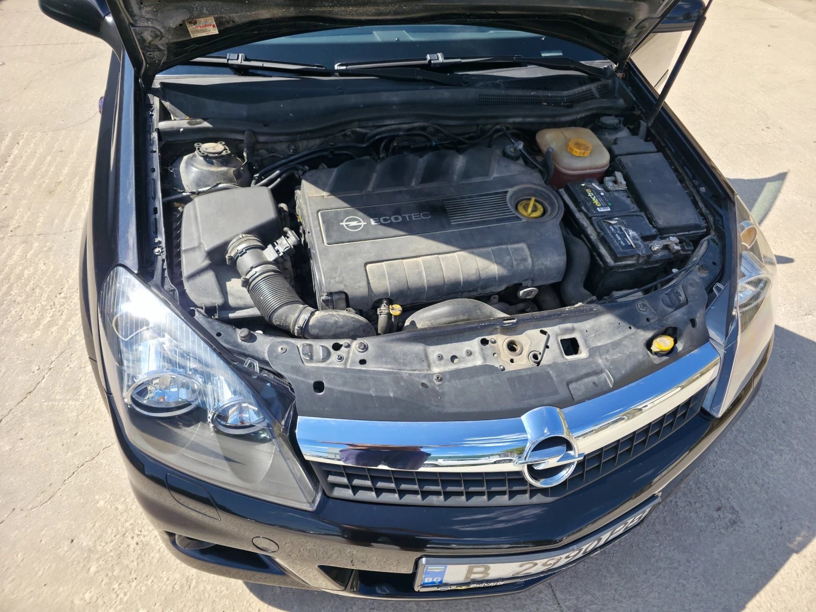 Opel Astra OPC Line 1.9 CDTI, снимка 16 - Автомобили и джипове - 55972337
