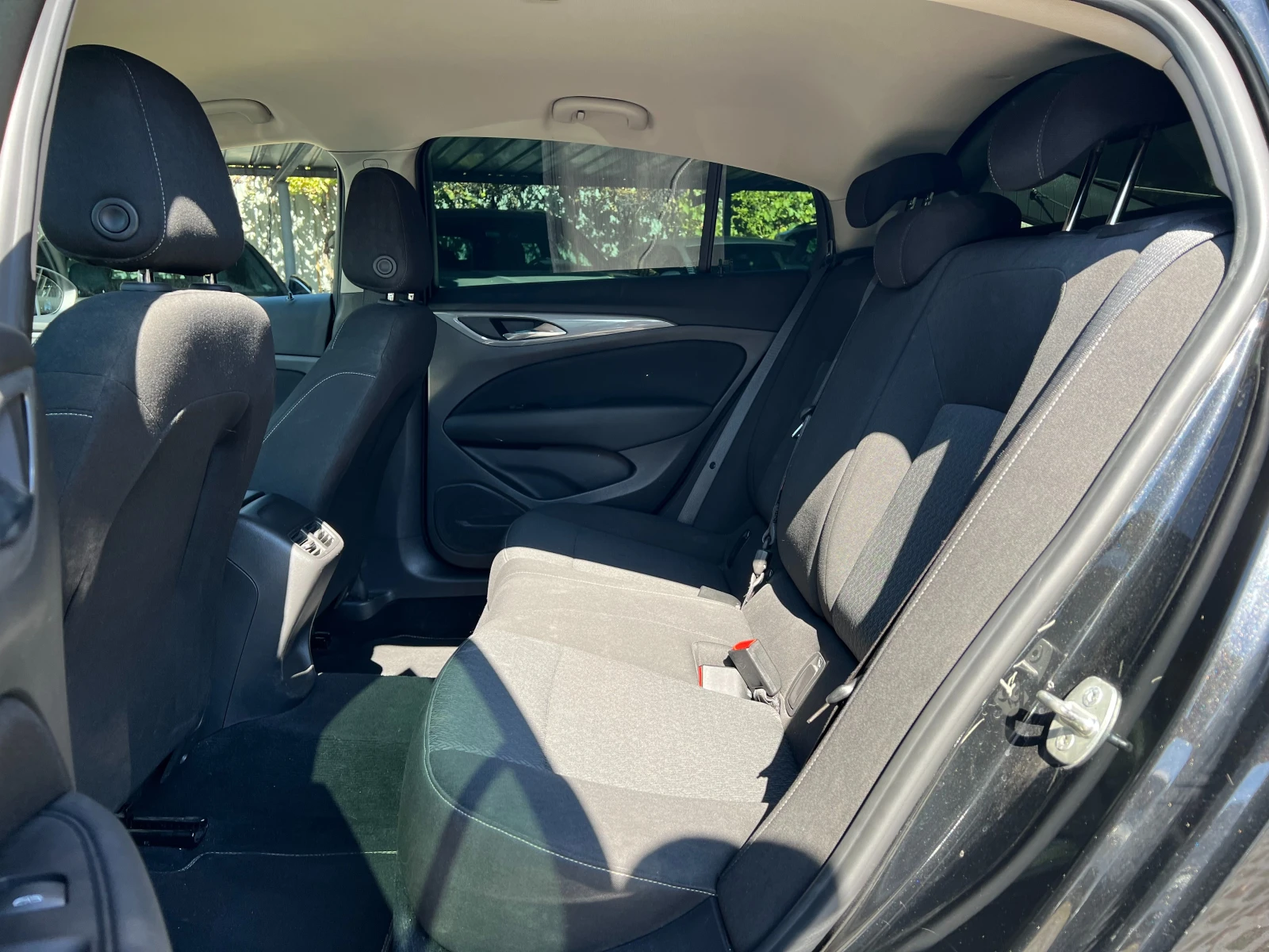 Opel Insignia 1.5 GS Edition 140 к.с., снимка 16 - Автомобили и джипове - 56126648