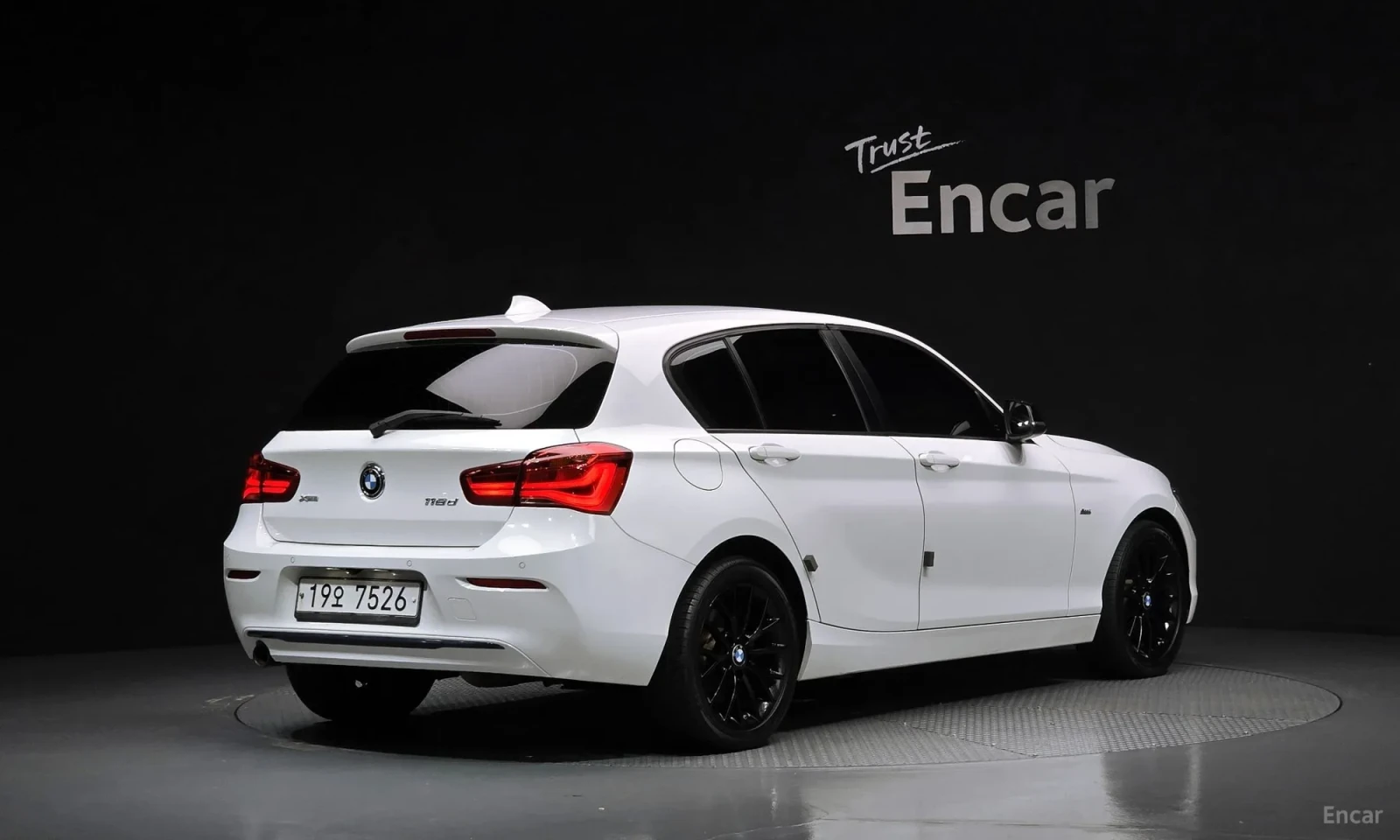 BMW 118 118d Sport 5Door, снимка 2 - Автомобили и джипове - 56205949