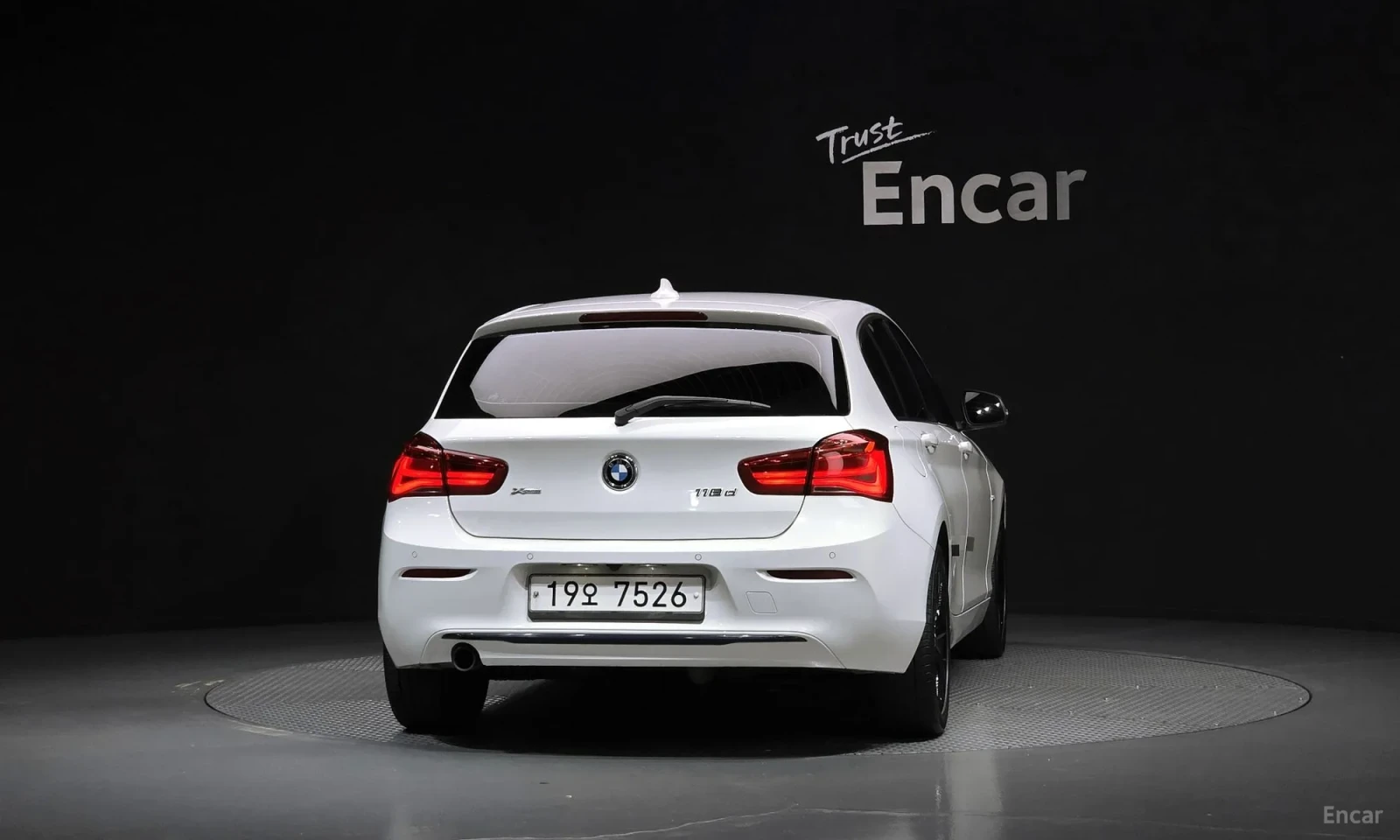 BMW 118 118d Sport 5Door, снимка 4 - Автомобили и джипове - 56205949