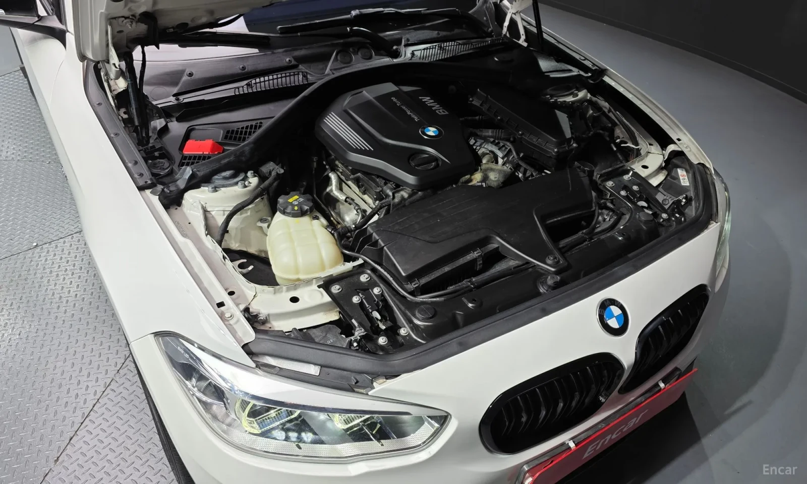 BMW 118 118d Sport 5Door, снимка 6 - Автомобили и джипове - 56205949