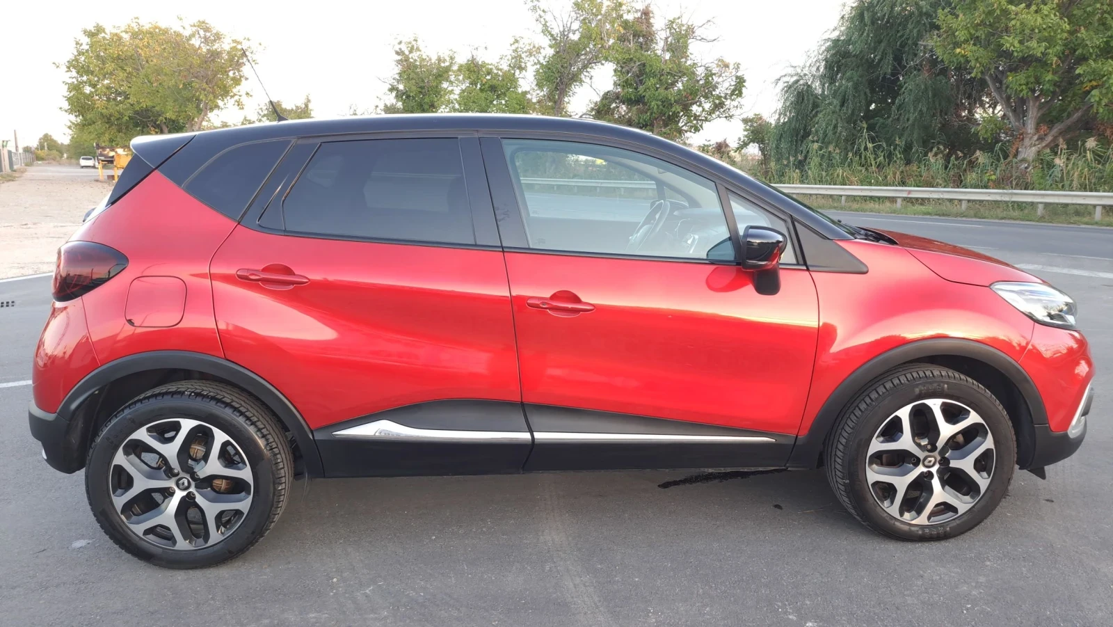 Renault Captur 1.2 TCE, снимка 7 - Автомобили и джипове - 56305158