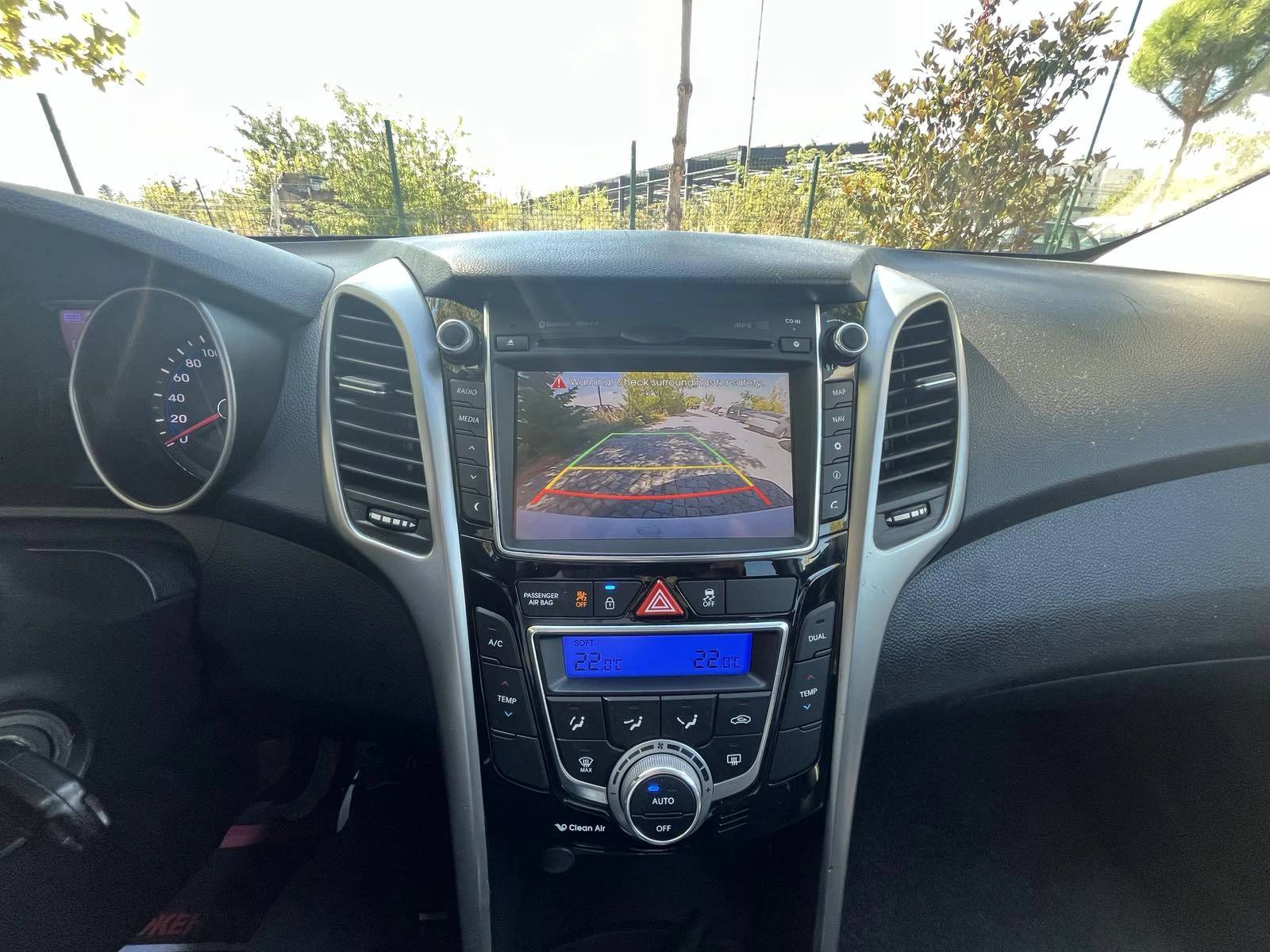 Hyundai I30 * 1, 6 BENZIN* KAMERA, снимка 8 - Автомобили и джипове - 56377439