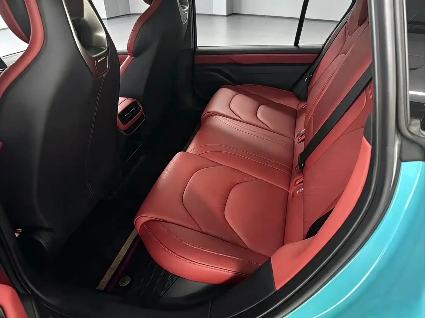 Xiaomi SU7 RWD Long Range Intelligent Driving Edition, снимка 7 - Автомобили и джипове - 56660691