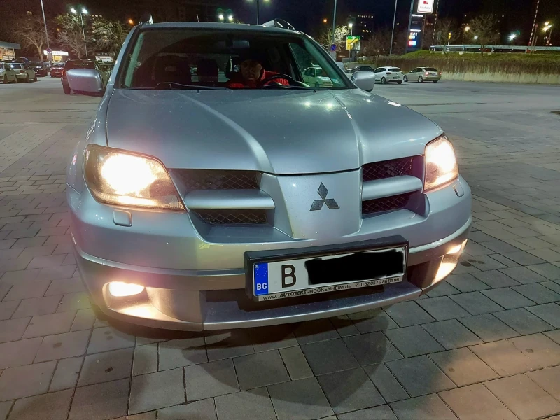 Mitsubishi Outlander, снимка 13 - Автомобили и джипове - 46926718