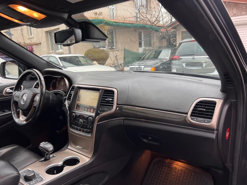 Jeep Grand cherokee 3.0CRD OVERLAND FACELIFT DISTRONIC PANORAMA NAVI, снимка 12 - Автомобили и джипове - 48303304