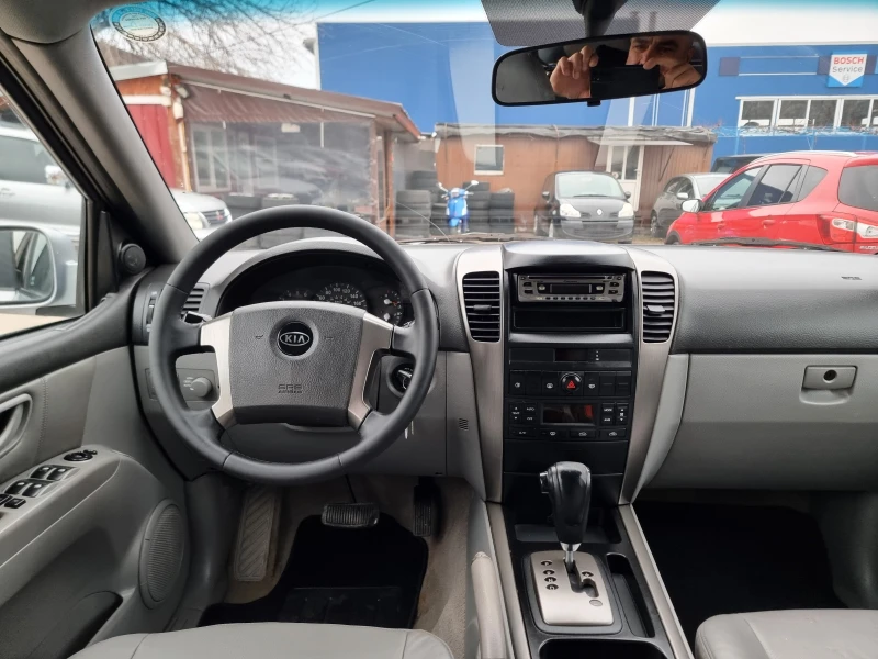 Kia Sorento 2.5CRDI, снимка 12 - Автомобили и джипове - 48478552