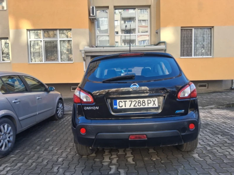 Nissan Qashqai, снимка 11 - Автомобили и джипове - 48757908