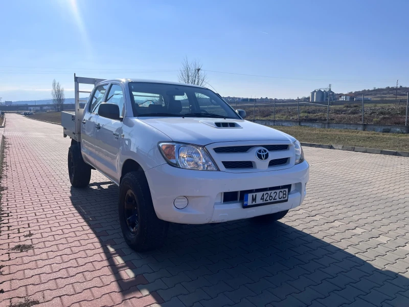 Toyota Hilux 2.5 D4D, снимка 2 - Автомобили и джипове - 49017235