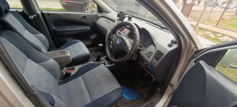 Honda Hr-v 1.6i, снимка 9 - Автомобили и джипове - 52185498