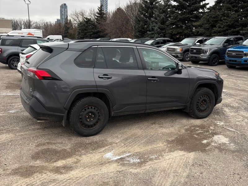 Toyota Rav4 * LE * CARFAX * БЕЗ ПЪРВОНАЧАЛНА ВНОСКА, снимка 3 - Автомобили и джипове - 52931165