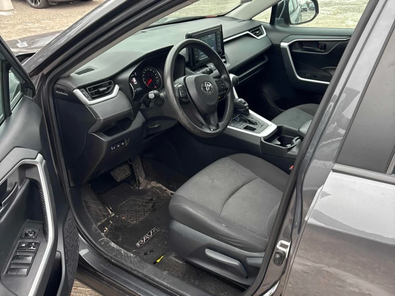 Toyota Rav4 * LE * CARFAX * БЕЗ ПЪРВОНАЧАЛНА ВНОСКА, снимка 5 - Автомобили и джипове - 52931165