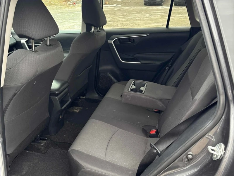 Toyota Rav4 * LE * CARFAX * БЕЗ ПЪРВОНАЧАЛНА ВНОСКА, снимка 11 - Автомобили и джипове - 52931165