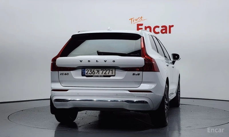 Volvo XC60, снимка 4 - Автомобили и джипове - 53053830