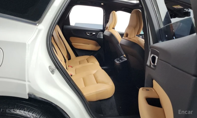 Volvo XC60, снимка 12 - Автомобили и джипове - 53053830