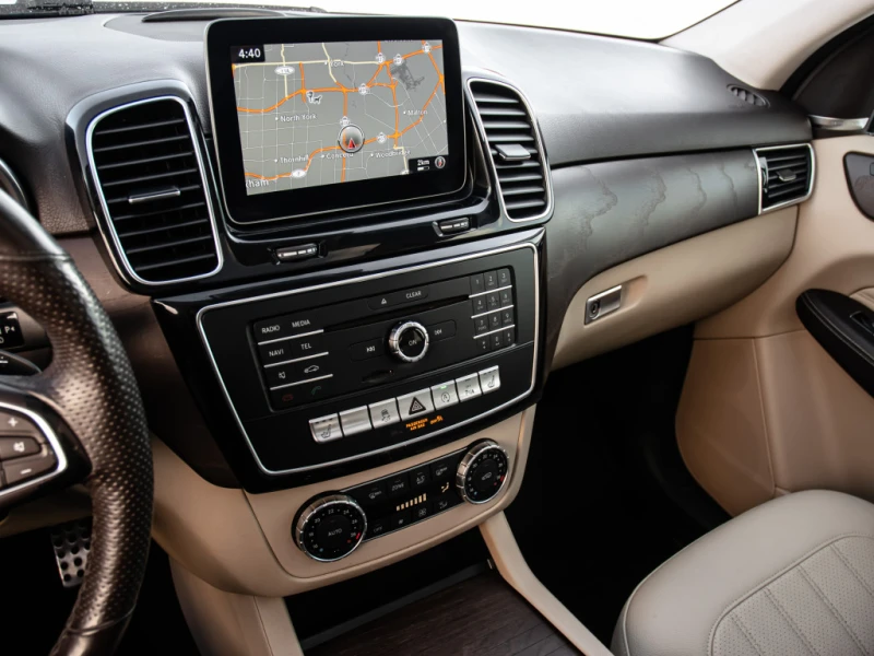 Mercedes-Benz GLE 400 360 КАМЕРИ| HARMAN KARDON, снимка 10 - Автомобили и джипове - 53271852