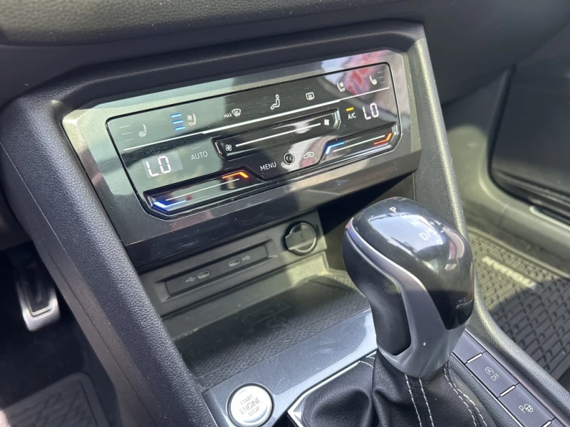 VW Tiguan Highline R-Line, снимка 13 - Автомобили и джипове - 53417490