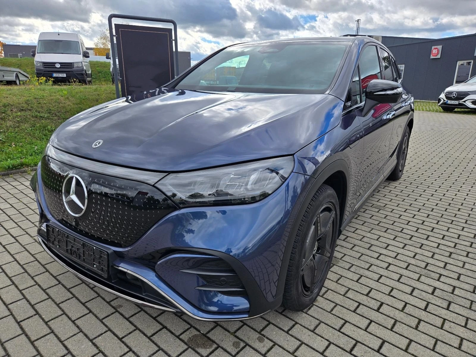 Mercedes-Benz EQE 300 SUV/AMG/NIGHT/PANO/360/MEMORY/20/ - изображение 2