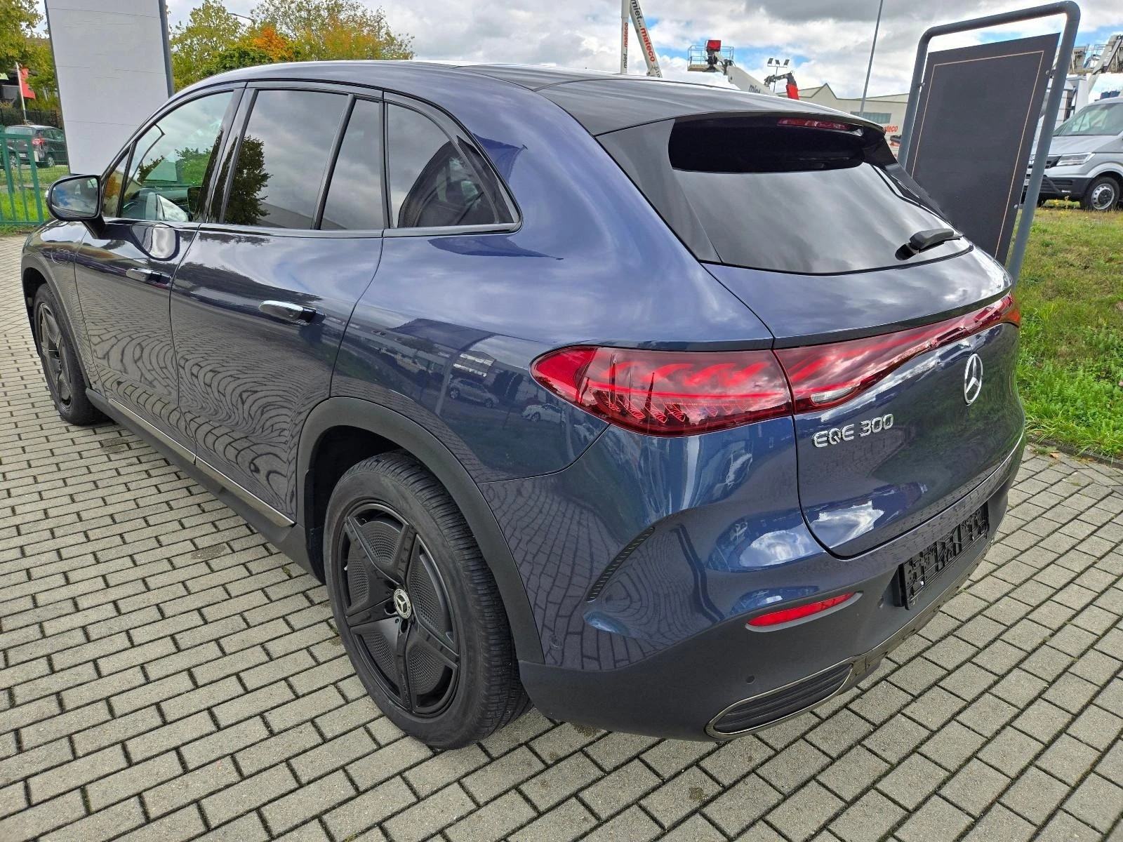Mercedes-Benz EQE 300 SUV/AMG/NIGHT/PANO/360/MEMORY/20/ - изображение 3