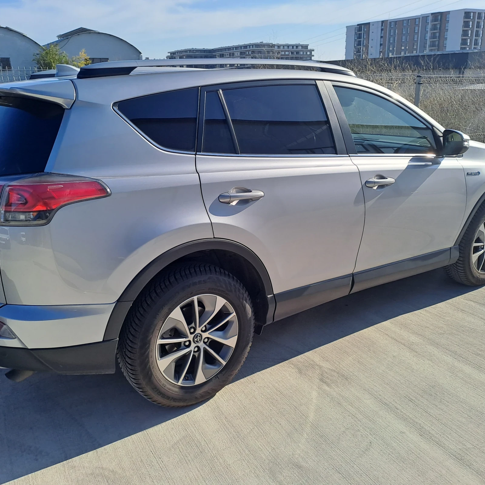 Toyota Rav4 2.5 Hybrid 4x4 в гаранция - изображение 4