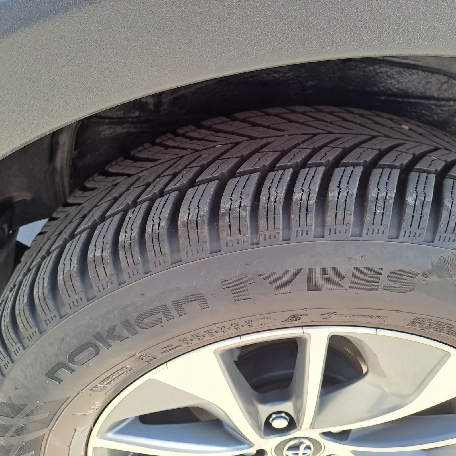 Toyota Rav4 2.5 Hybrid 4x4 в гаранция - изображение 5