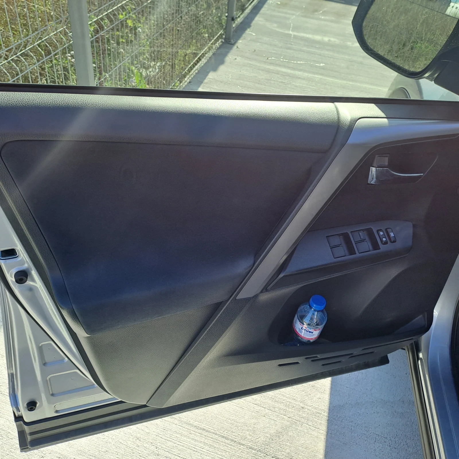 Toyota Rav4 2.5 Hybrid 4x4 в гаранция - изображение 9