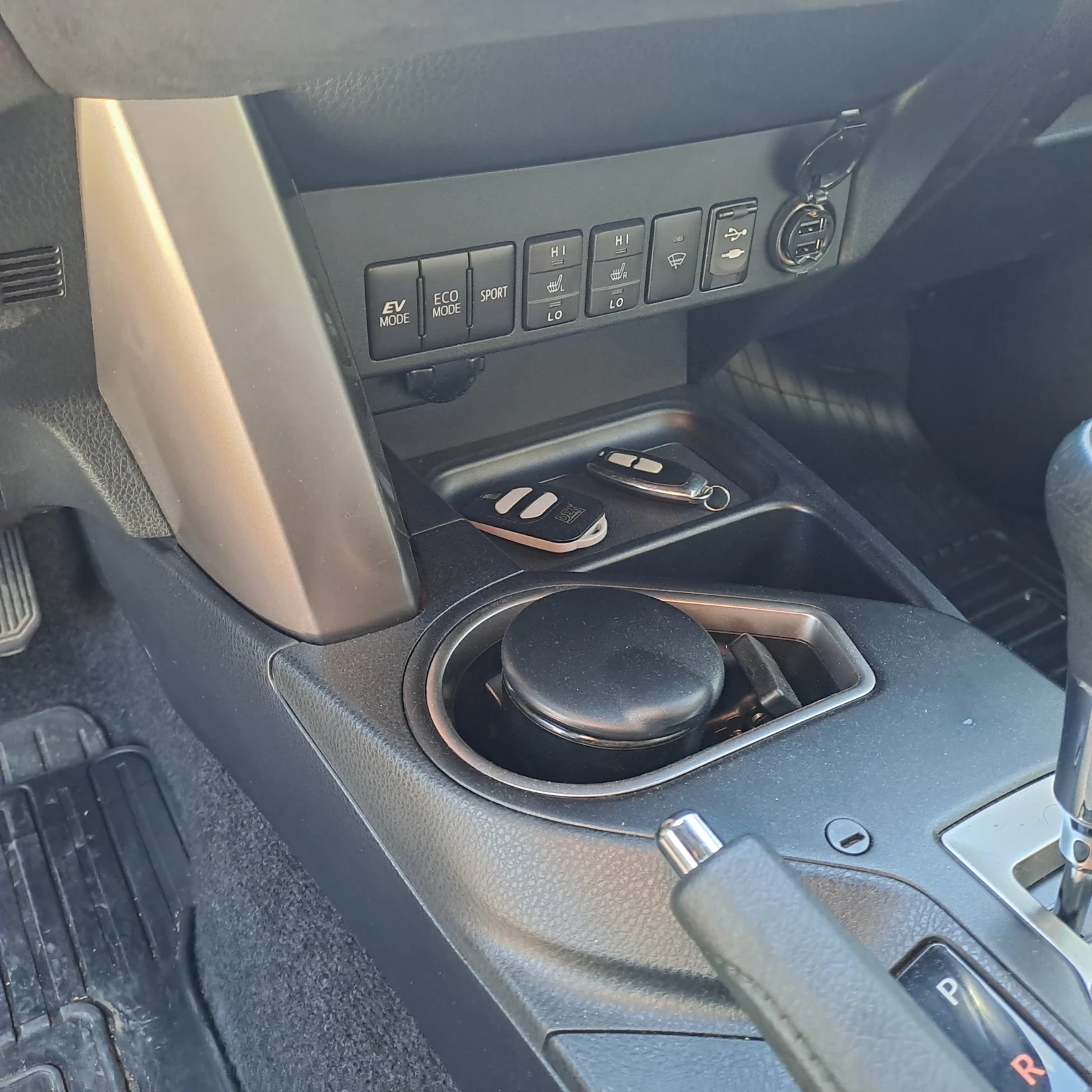 Toyota Rav4 2.5 Hybrid 4x4 в гаранция - изображение 7