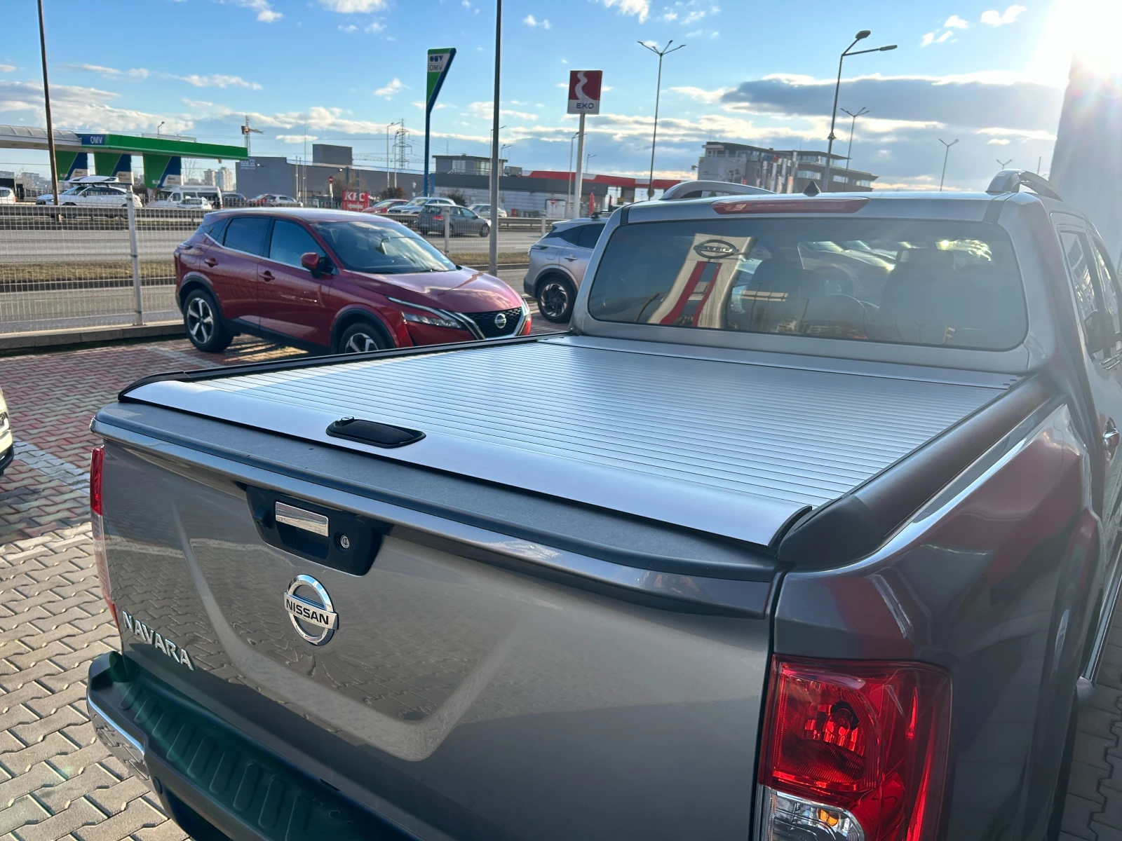 Nissan Navara 2.3 dCi Tekna A/T 4x4 - изображение 8