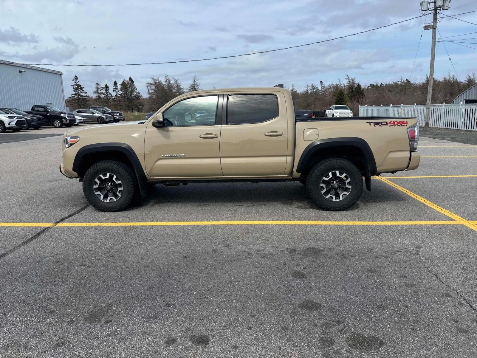 Toyota Tacoma Double Cab Auto SB, снимка 3 - Автомобили и джипове - 54445366