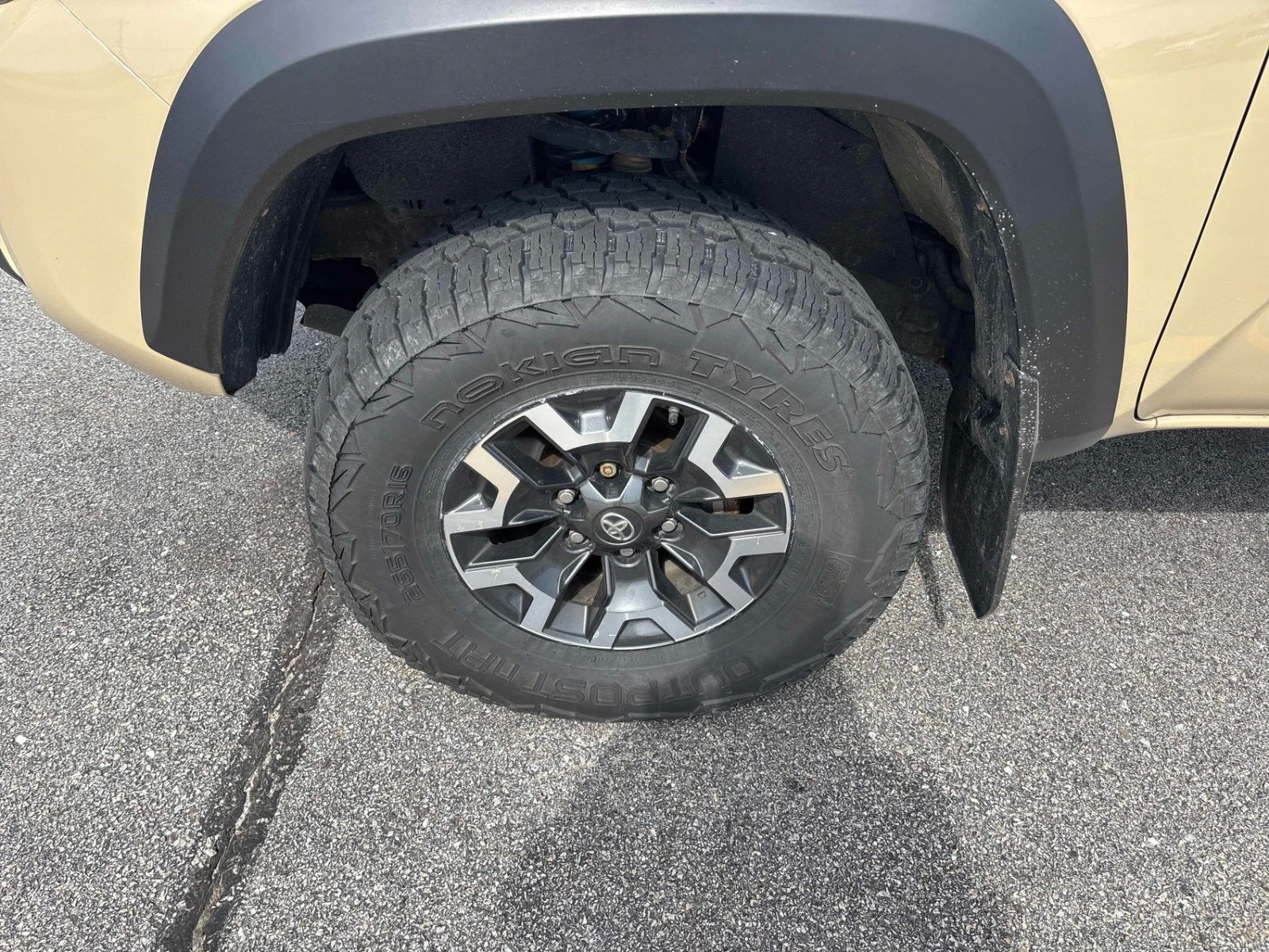 Toyota Tacoma Double Cab Auto SB, снимка 6 - Автомобили и джипове - 54445366