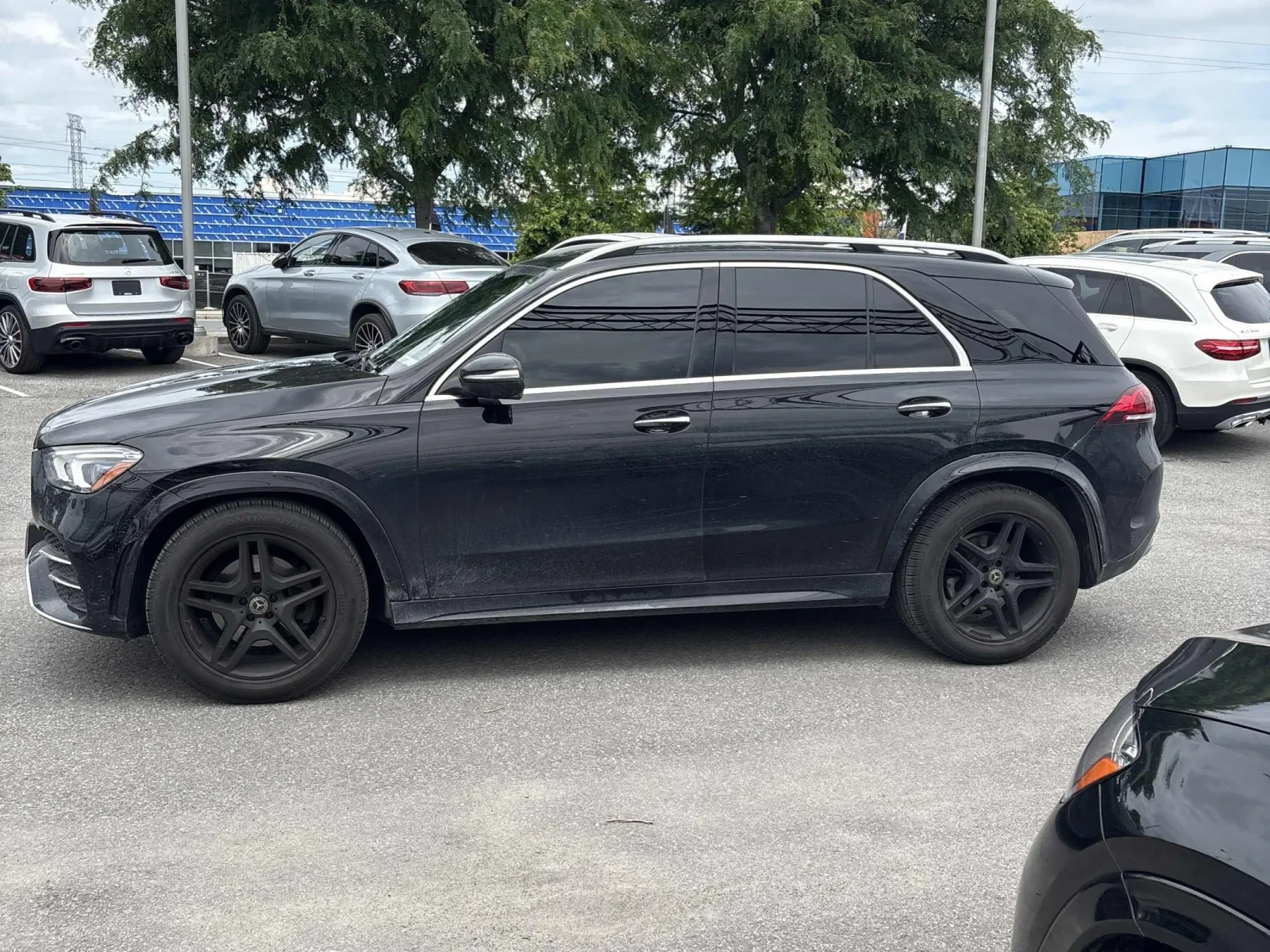 Mercedes-Benz GLE 350 4MATIC* AMG NIGHT PACKAGE* Keyless* Панорама , снимка 3 - Автомобили и джипове - 55014963